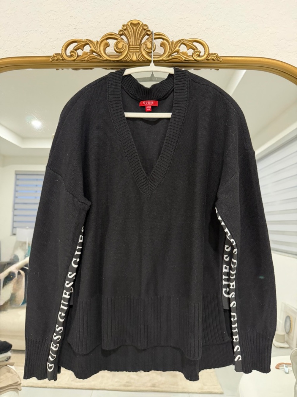 GUESS Black V-Neck Logo Sleeve Sweater in XXL